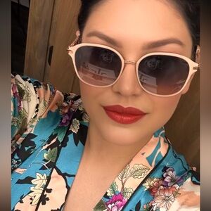 Meet your Posher, Elva